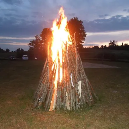 Hinni Talu Puhkemaja * Moksi